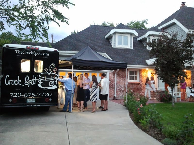 a picture of a food truck