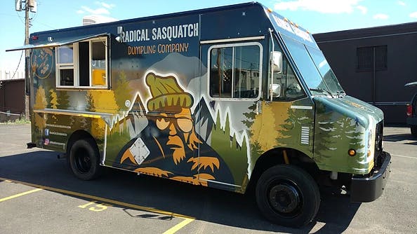 a picture of a food truck
