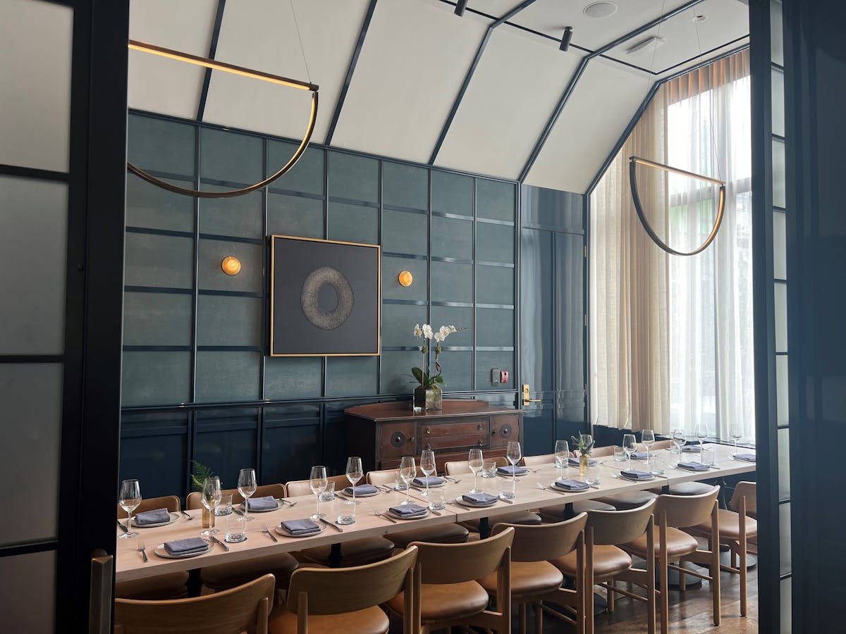 a large room with tables and chairs, lunch, dinner, midtown, Hudson yards, nyc, private dining, restaurant