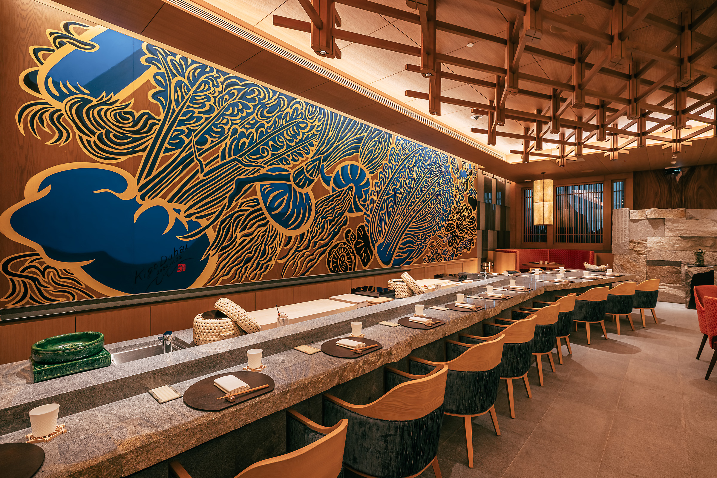 a row of wooden benches sitting on top of a table
