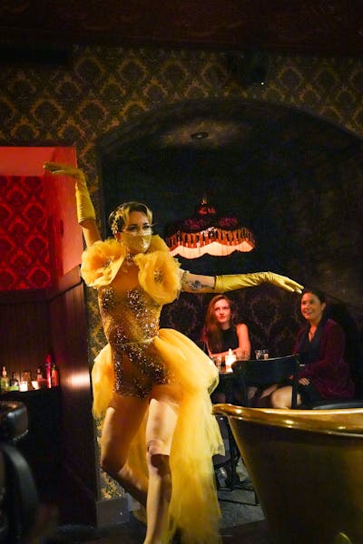 Tuesday Live Burlesque Bathtub Gin Bar in NY & CA
