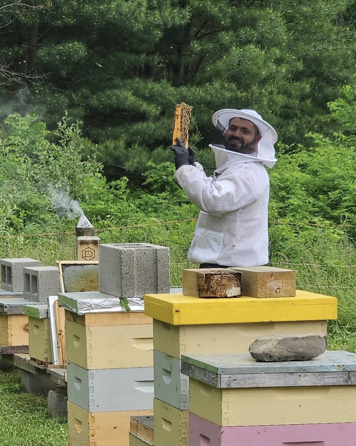 a statue of a person