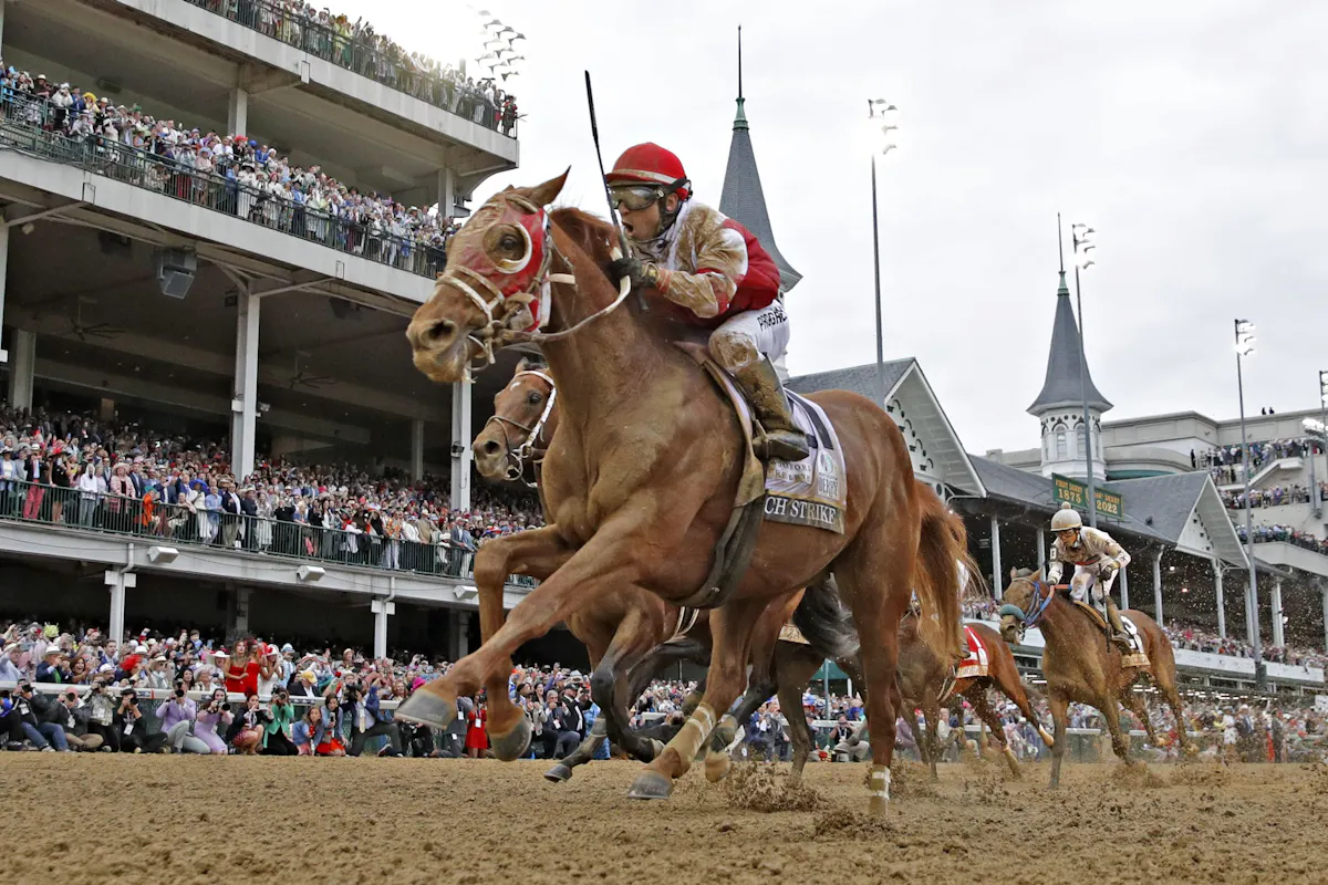 Horse at 152 Kentucky Derby inside Eight Lounge