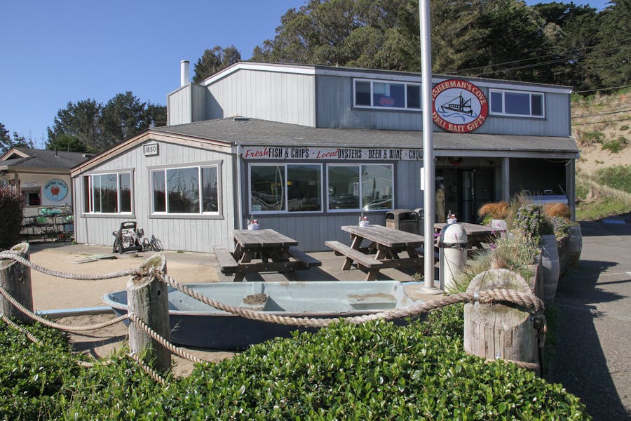 Store Fisherman's Cove in Bodega Bay, CA