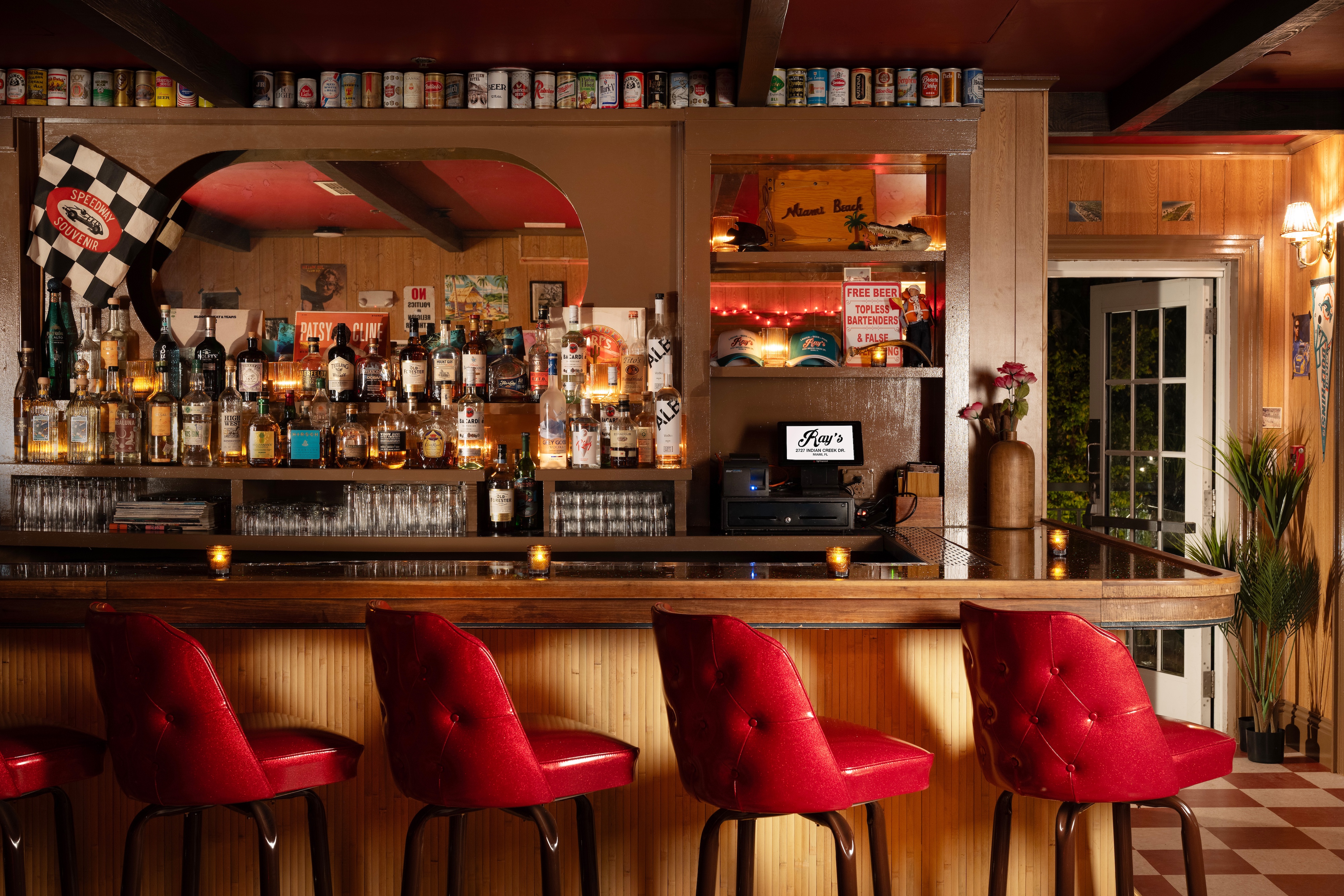 a room filled with pink flowers on a table