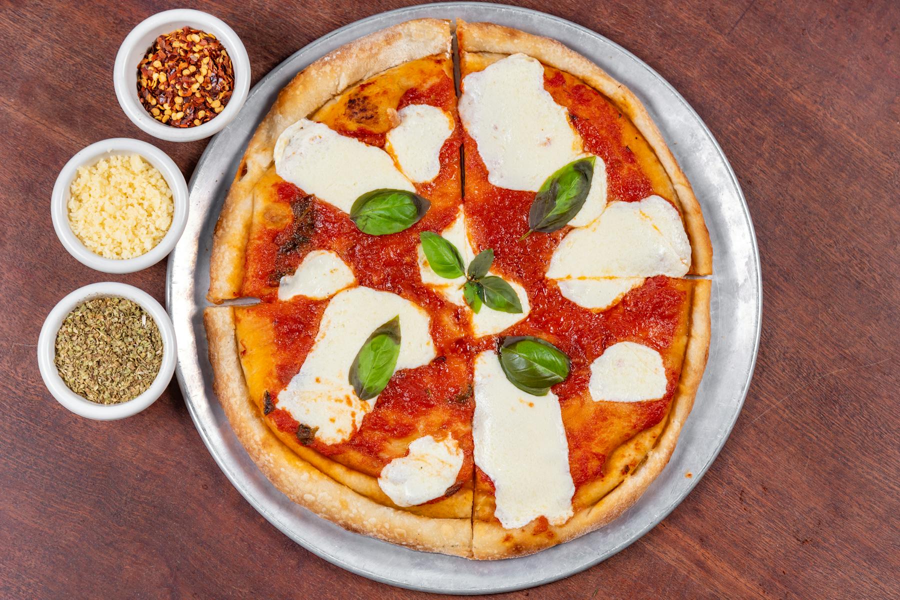 Margherita (With fresh mozzarella & basil)