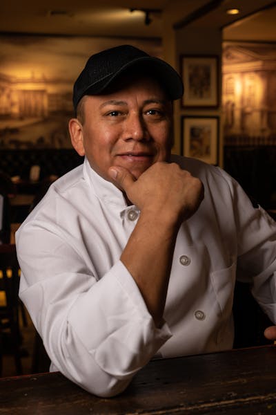 Alejandro Meza The Long Room Irish Gastropub In Midtown Nyc