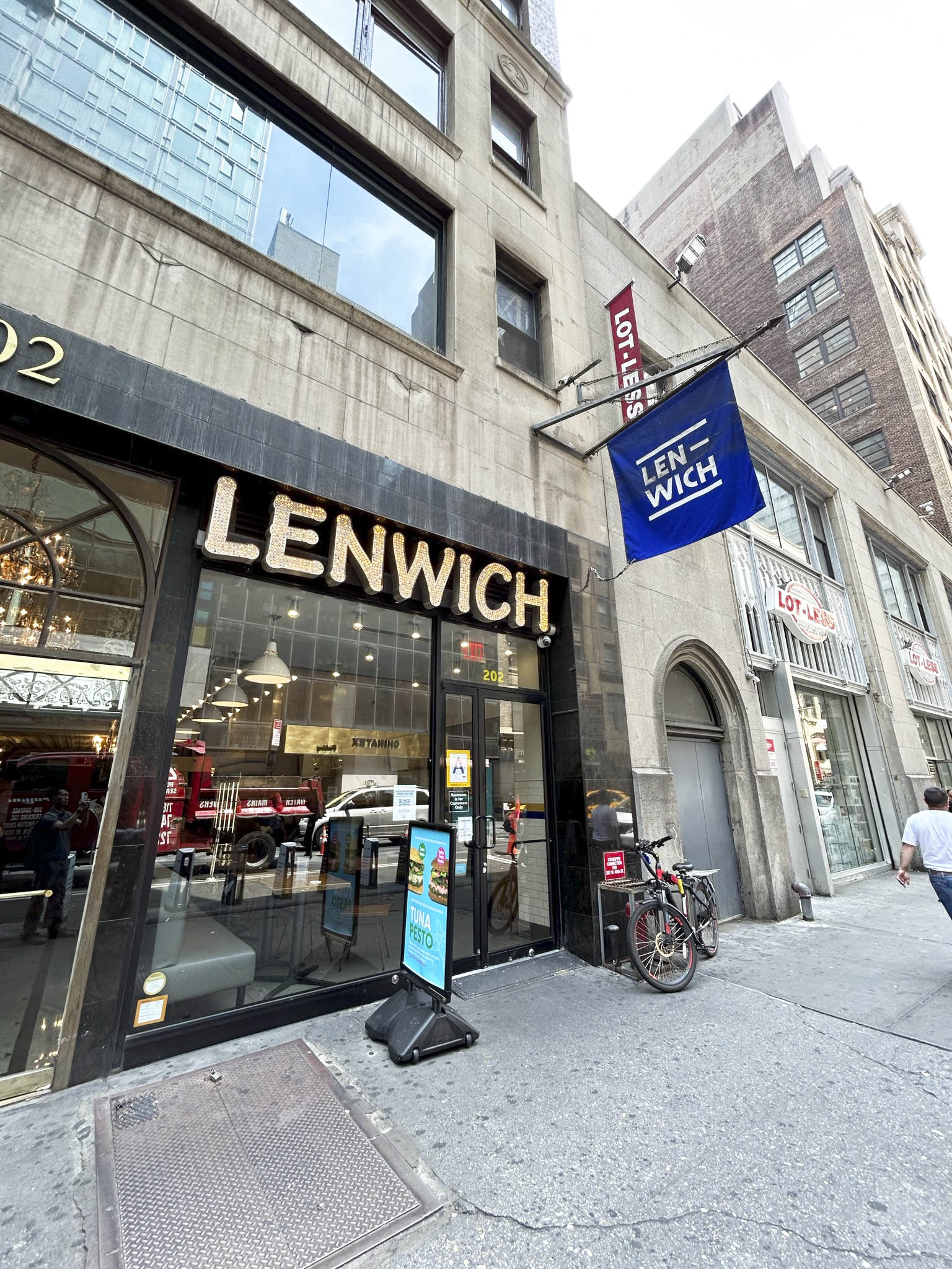 store front view of Lenwich at Times Square 