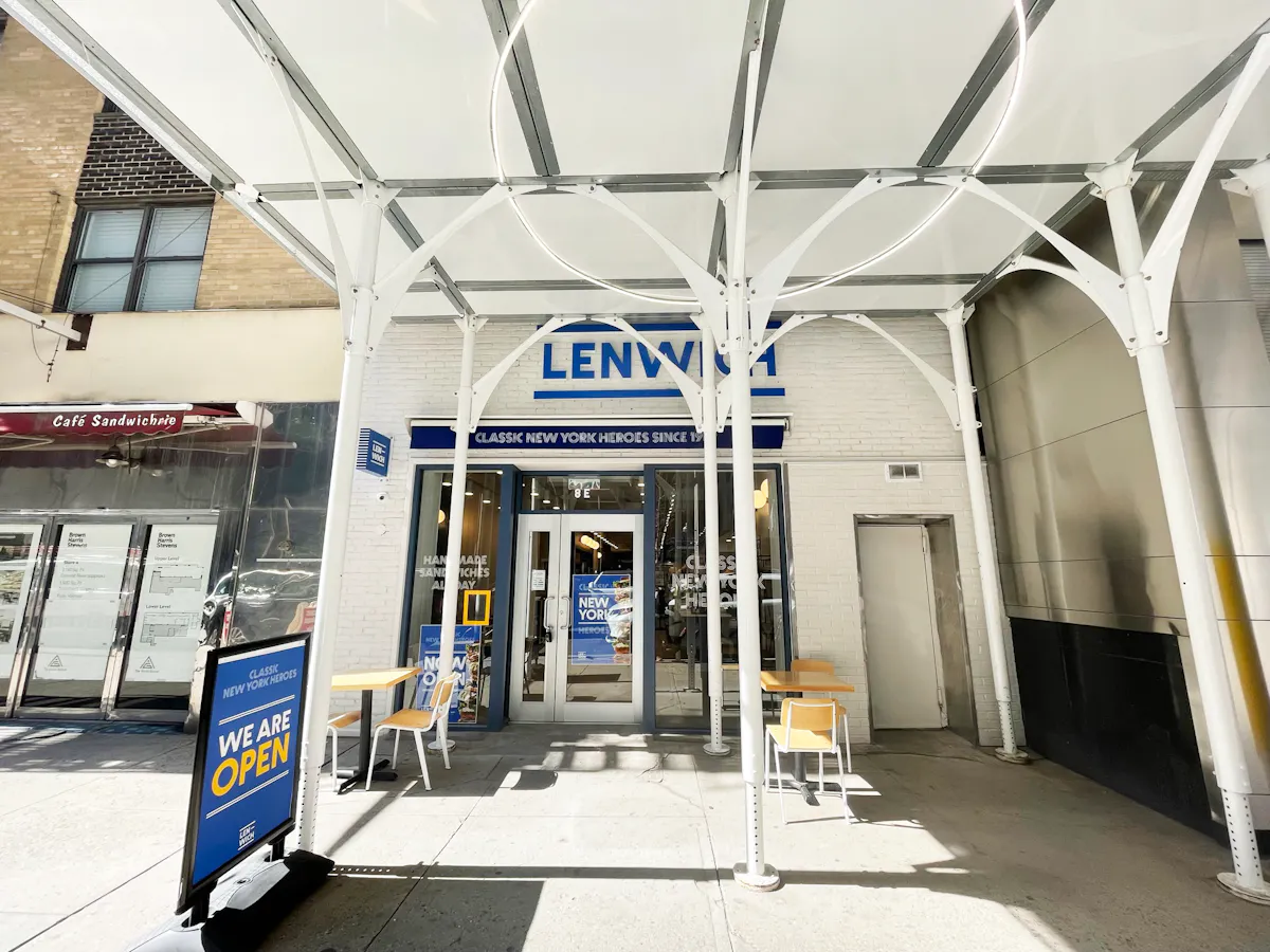 Outdoor View o the lenwich 48th street Midtown 