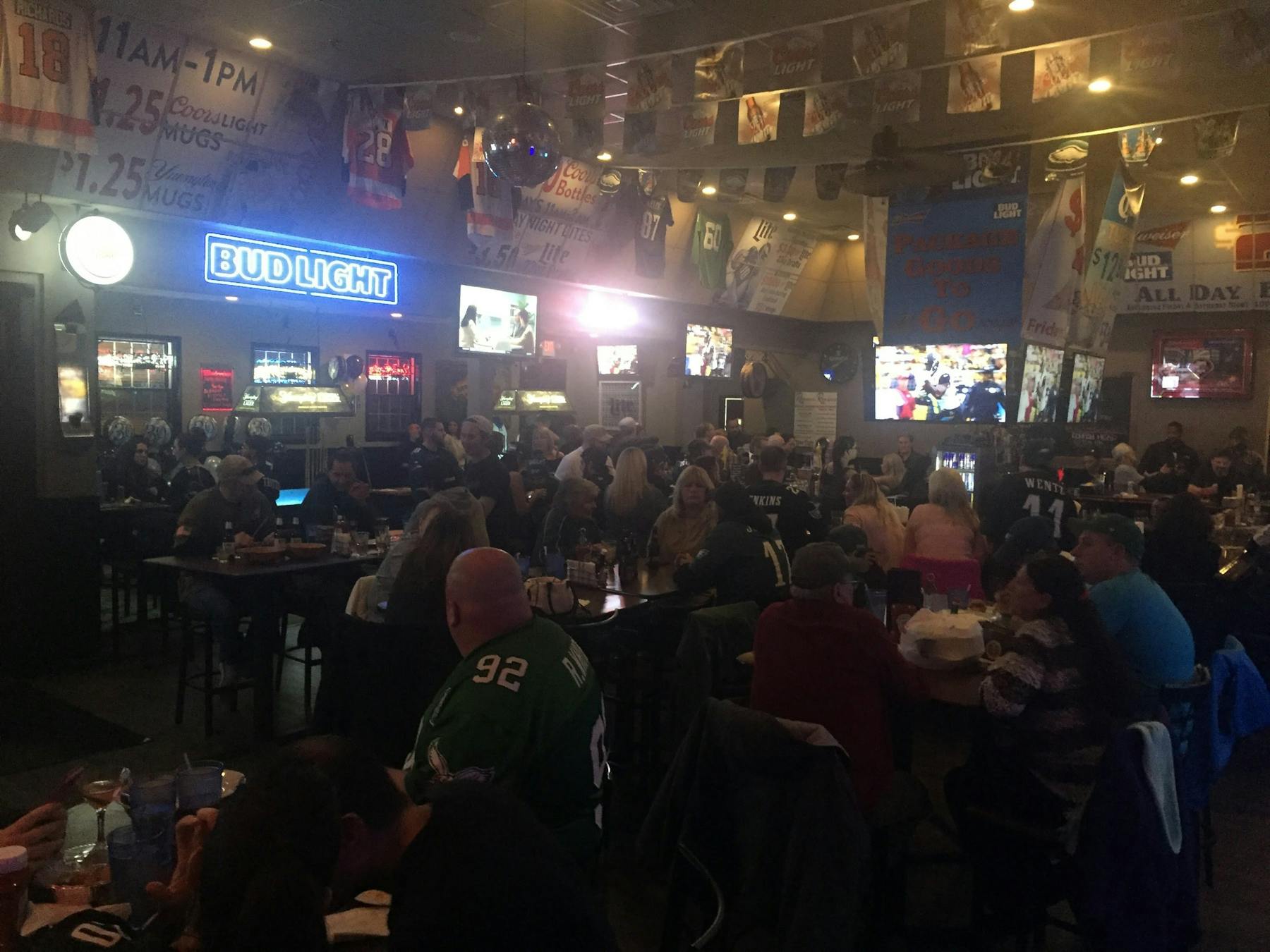 Friendly Faces Racks Pub & Grill