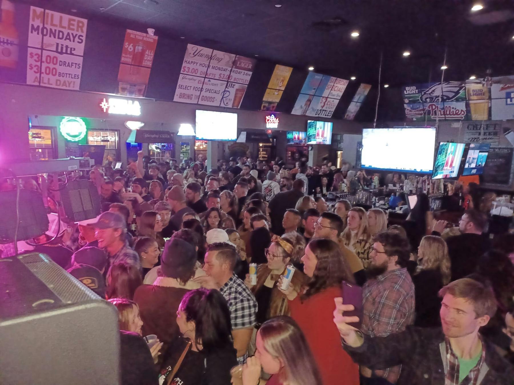 Atco Racks Pub & Grill