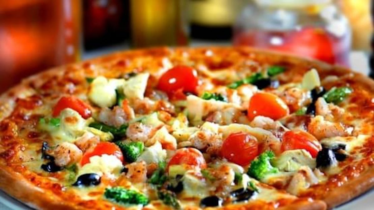 a close up of a pizza