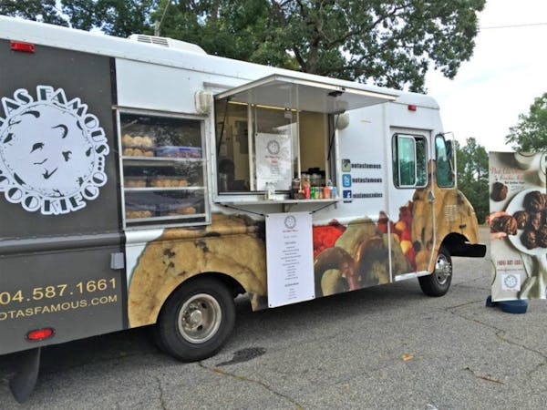 a picture of a food truck