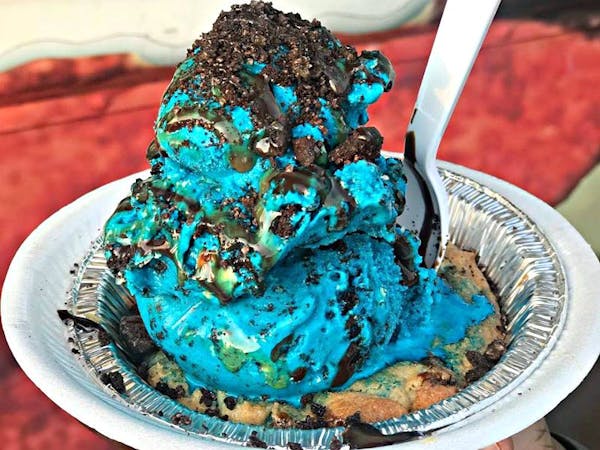 a close up of a cookie and icecream