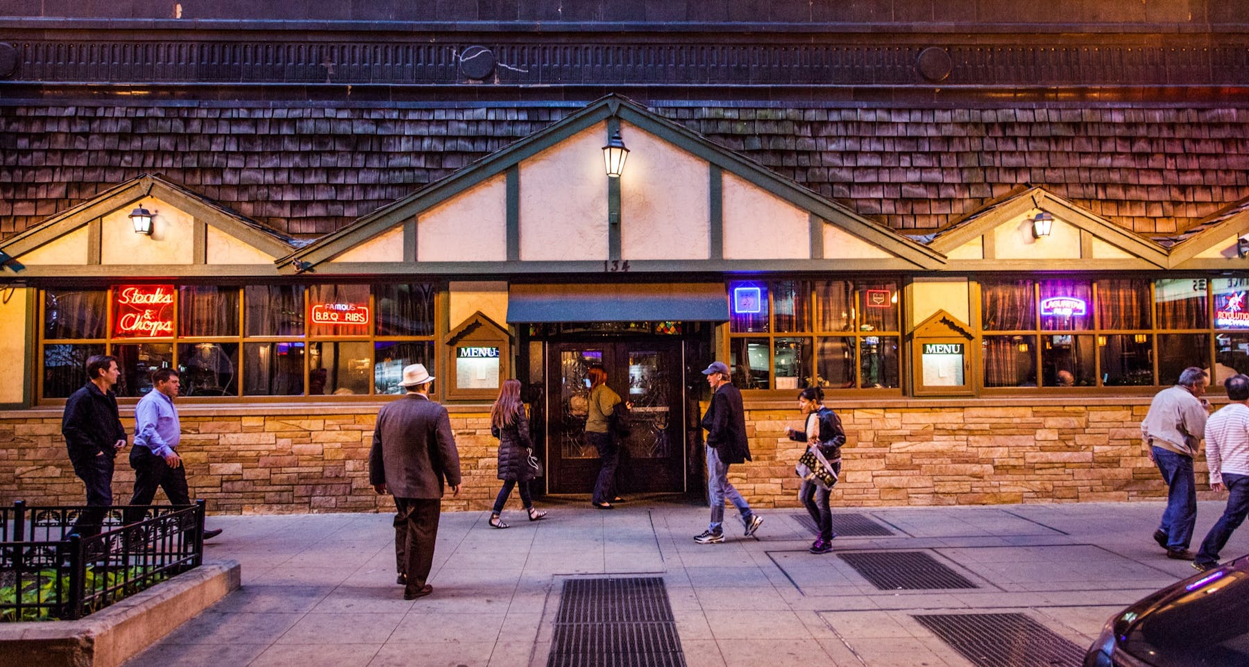 Miller's Pub American Restaurant in Chicago, Illinois