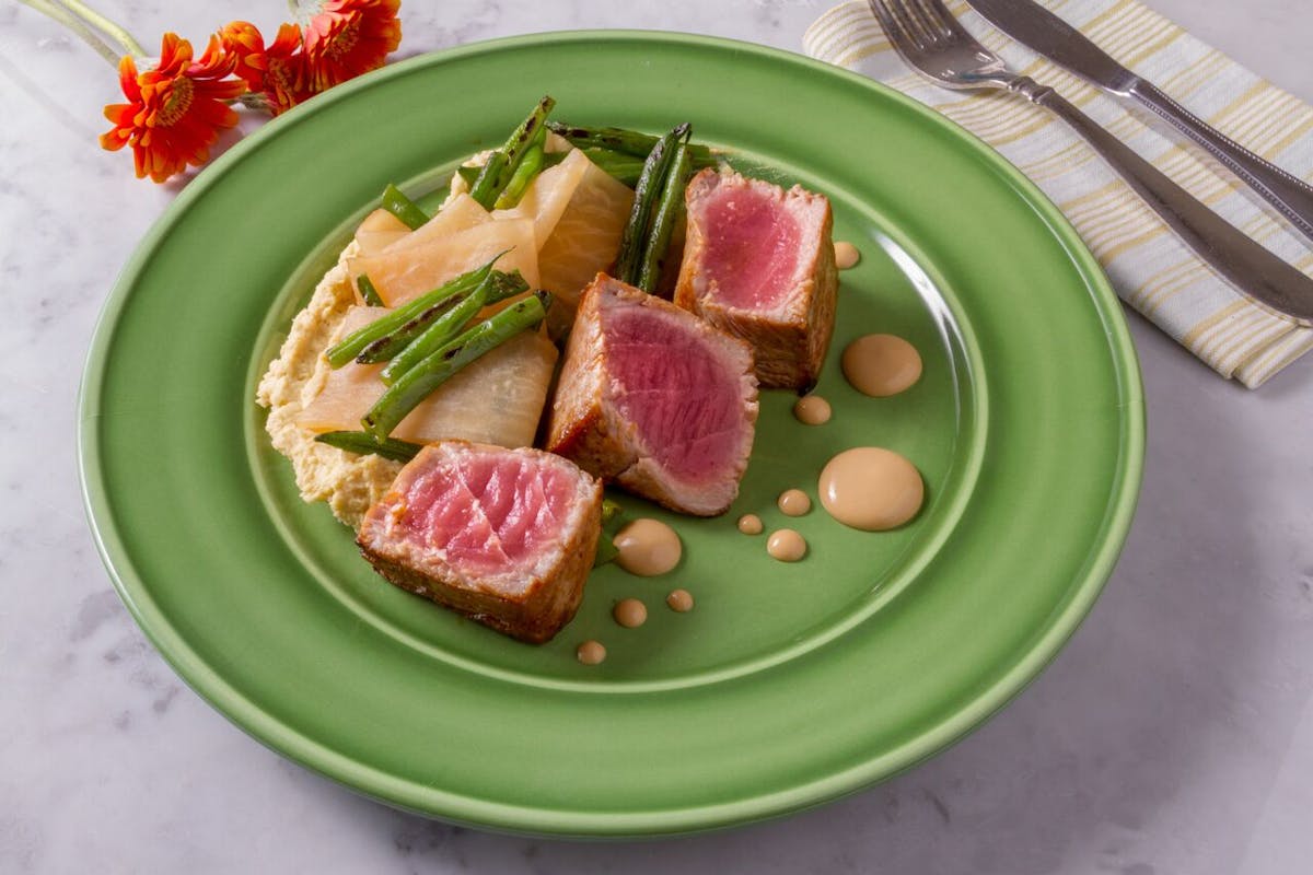 meat slices with mash potatoes with veggies
