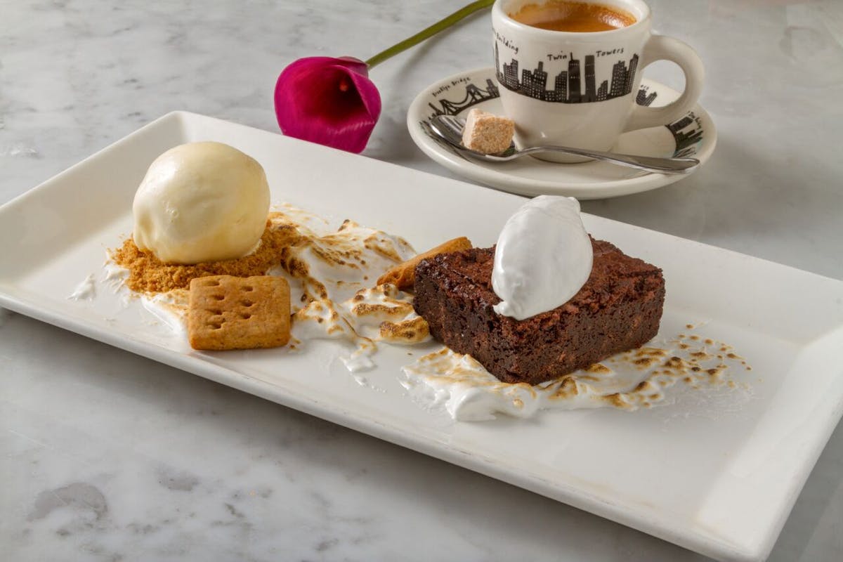 brownie with vanilla icecream and roasted marsh-mellow