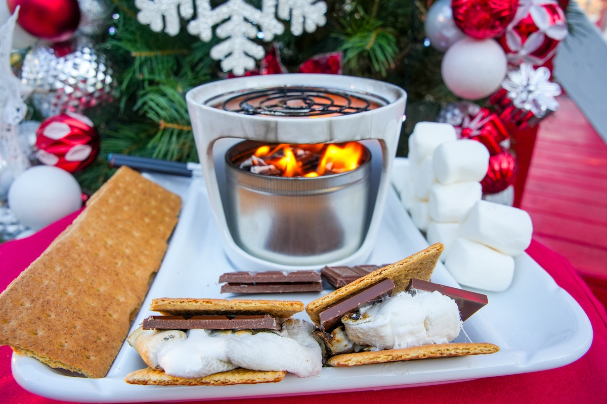 Make-your-own s’mores dessert station