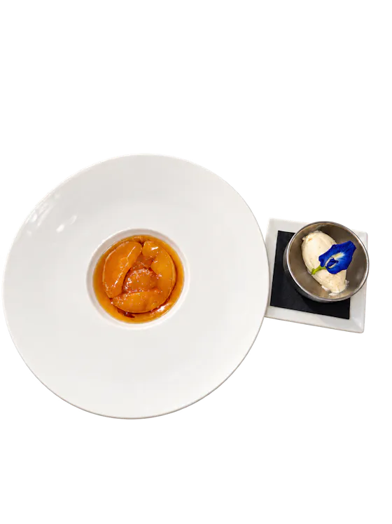 Warm apple tarte tatin
