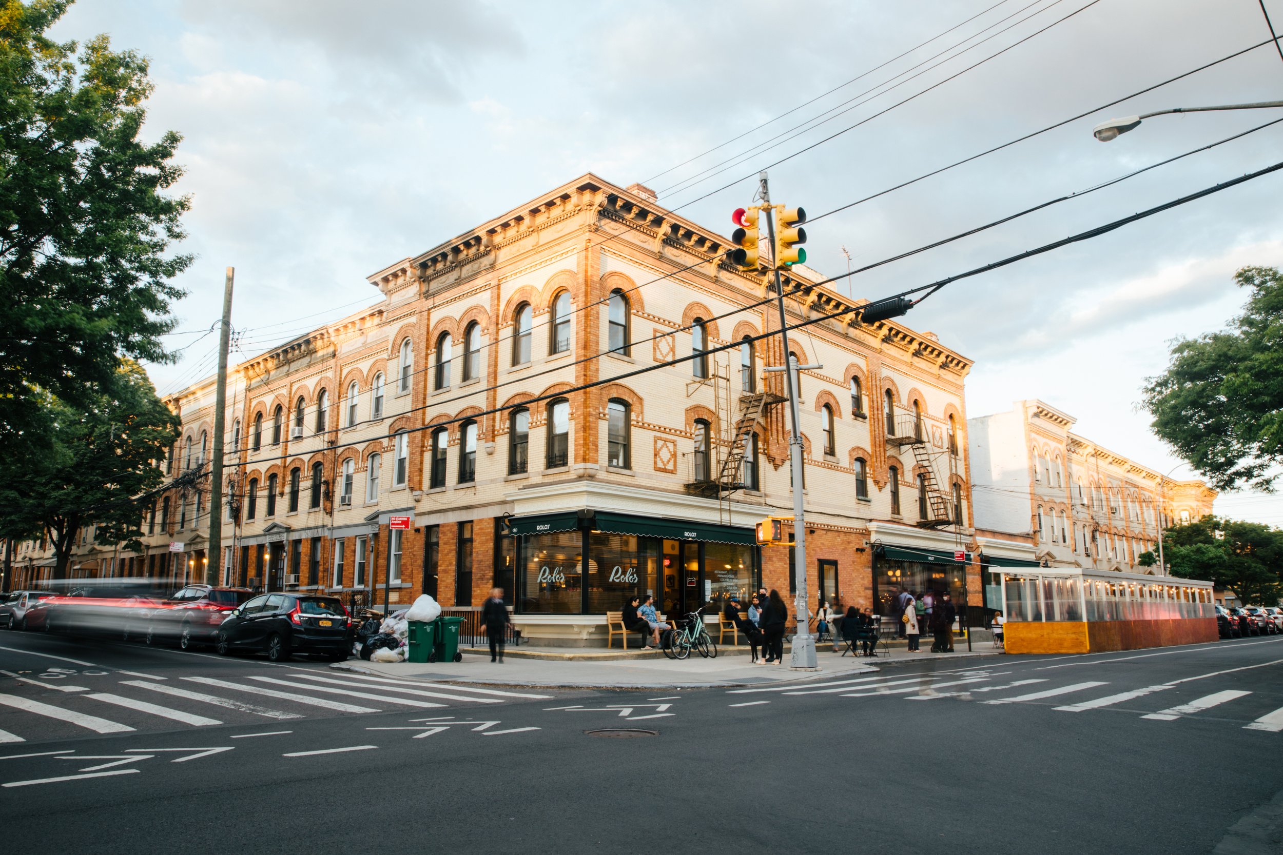 Rolo’s - Bar in Ridgewood