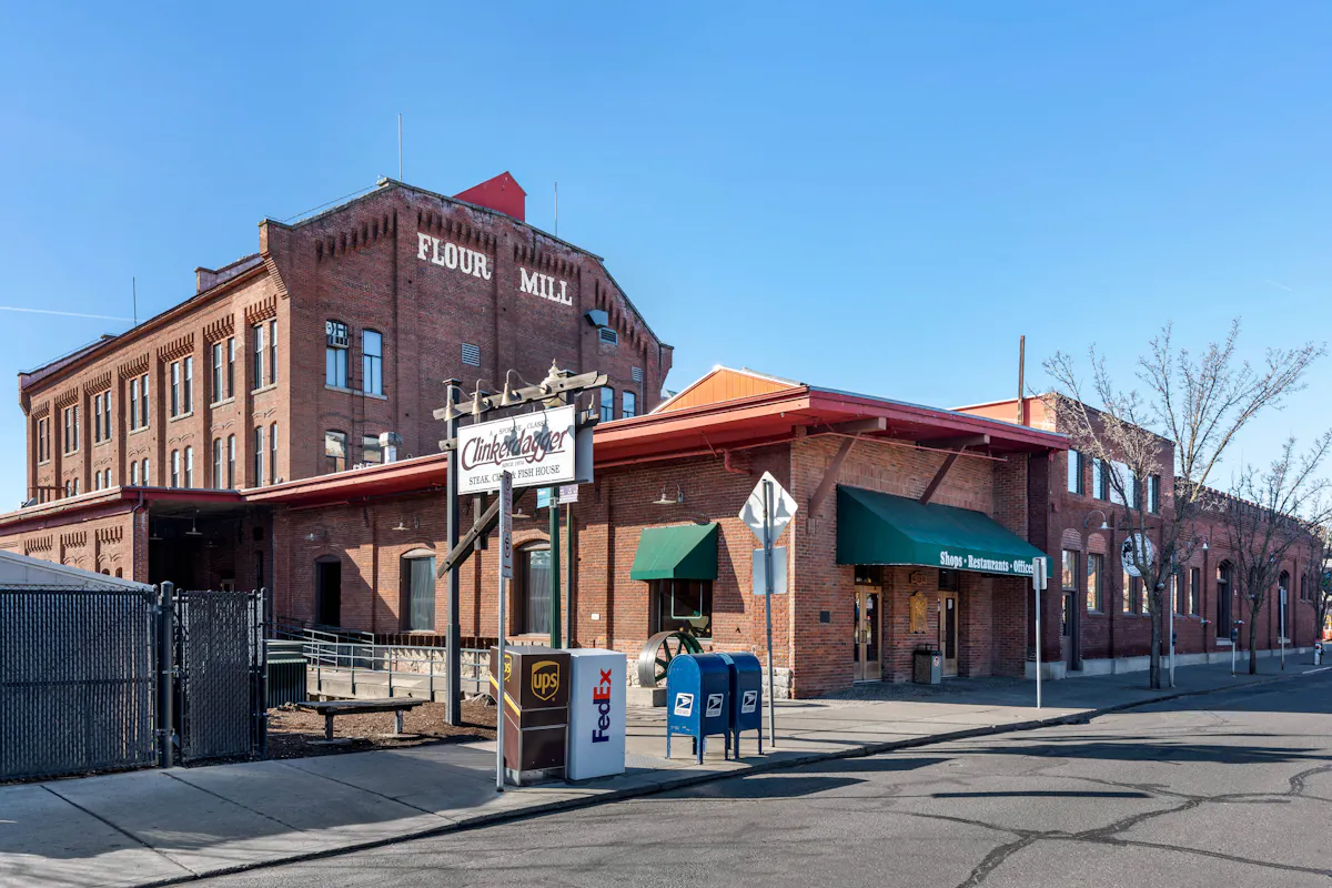 clinkerdagger exterior