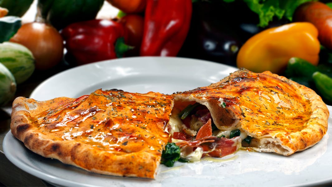 Fortuna Hours + Location Paul’s Live from New York Pizza Pizza restaurant in CA