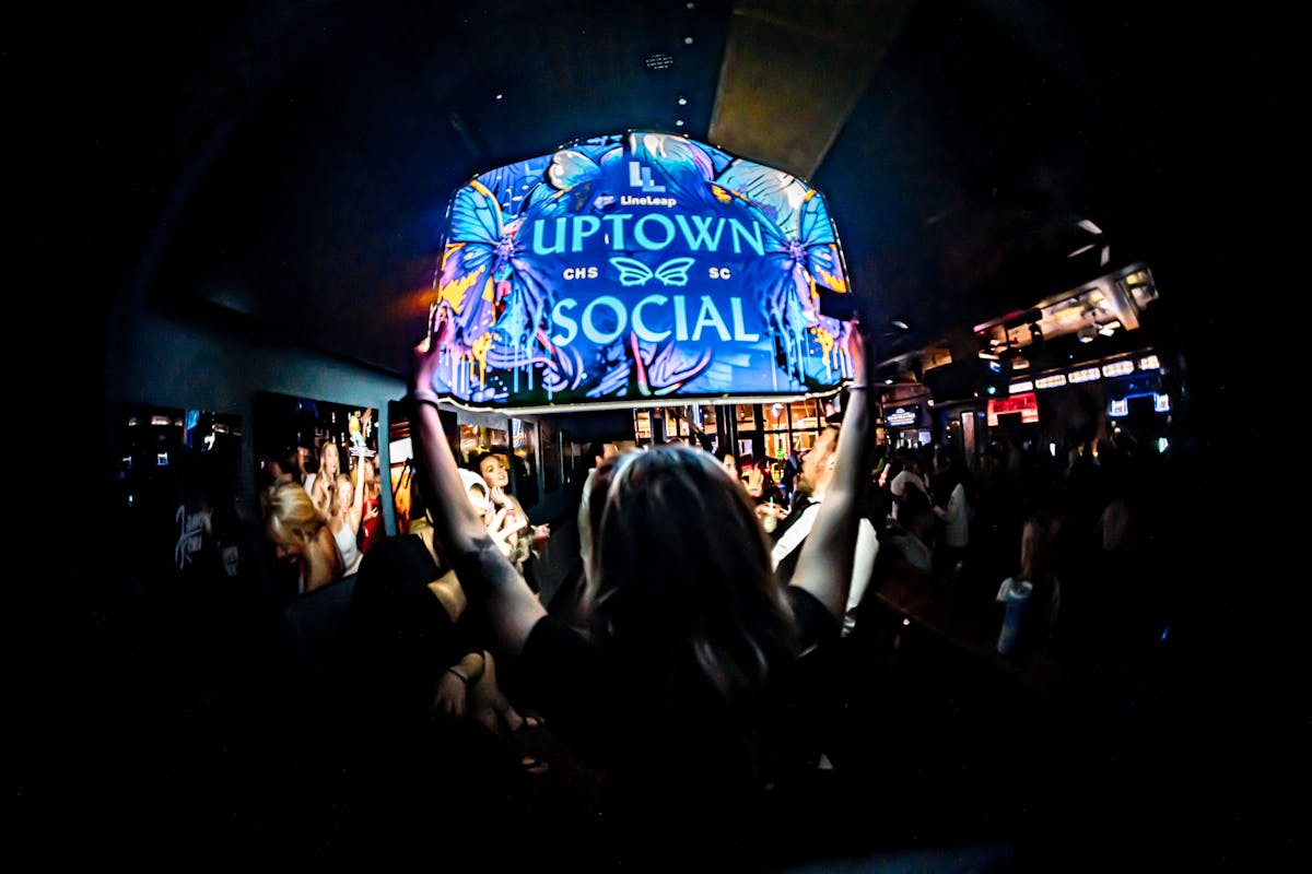 people uptown social sign
