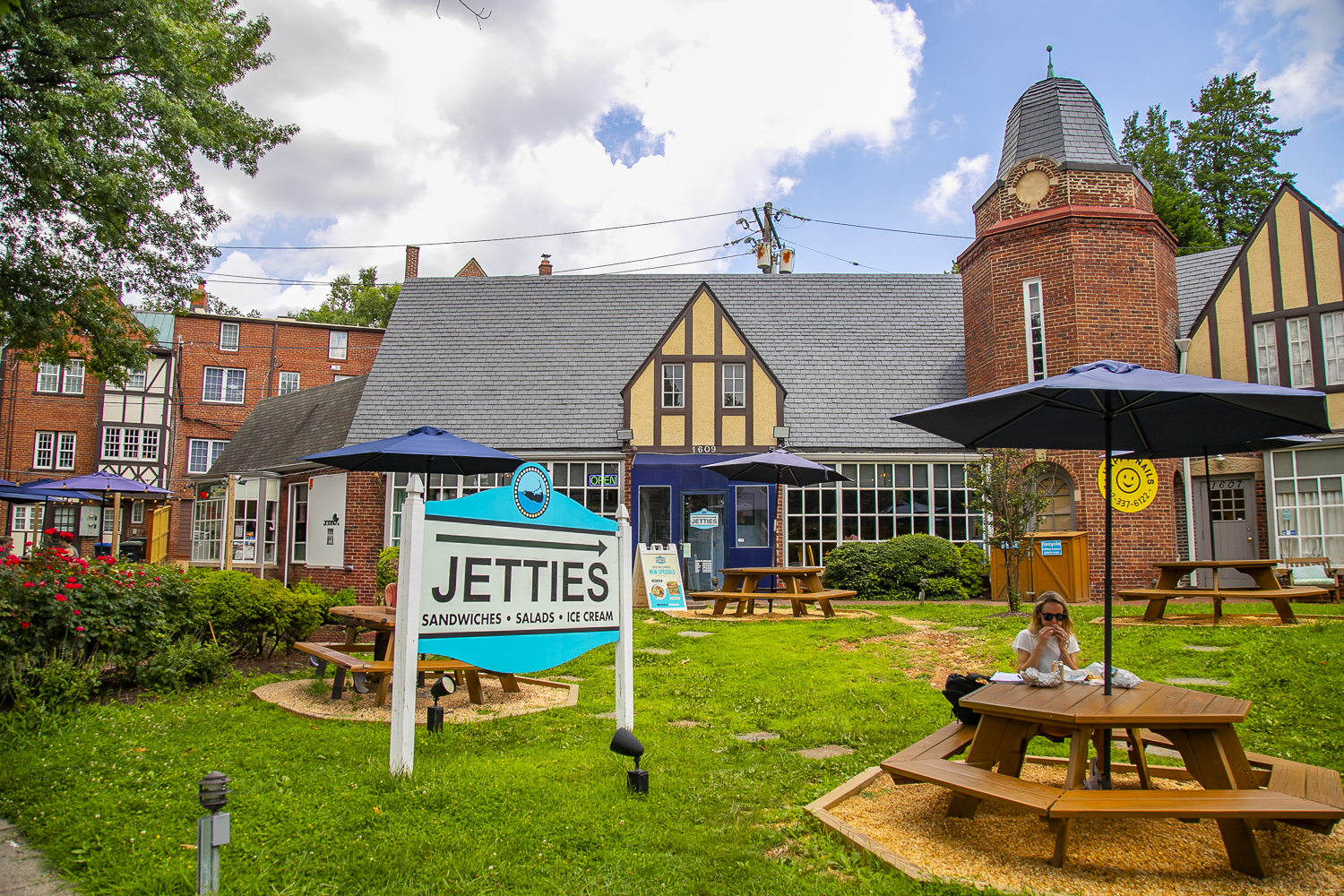 The front of Jetties Foxhall restaurant