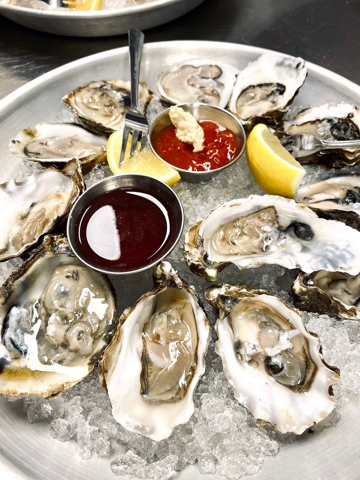 Fresh oysters at Waterzooi