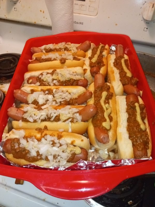 a tray with a hot dog