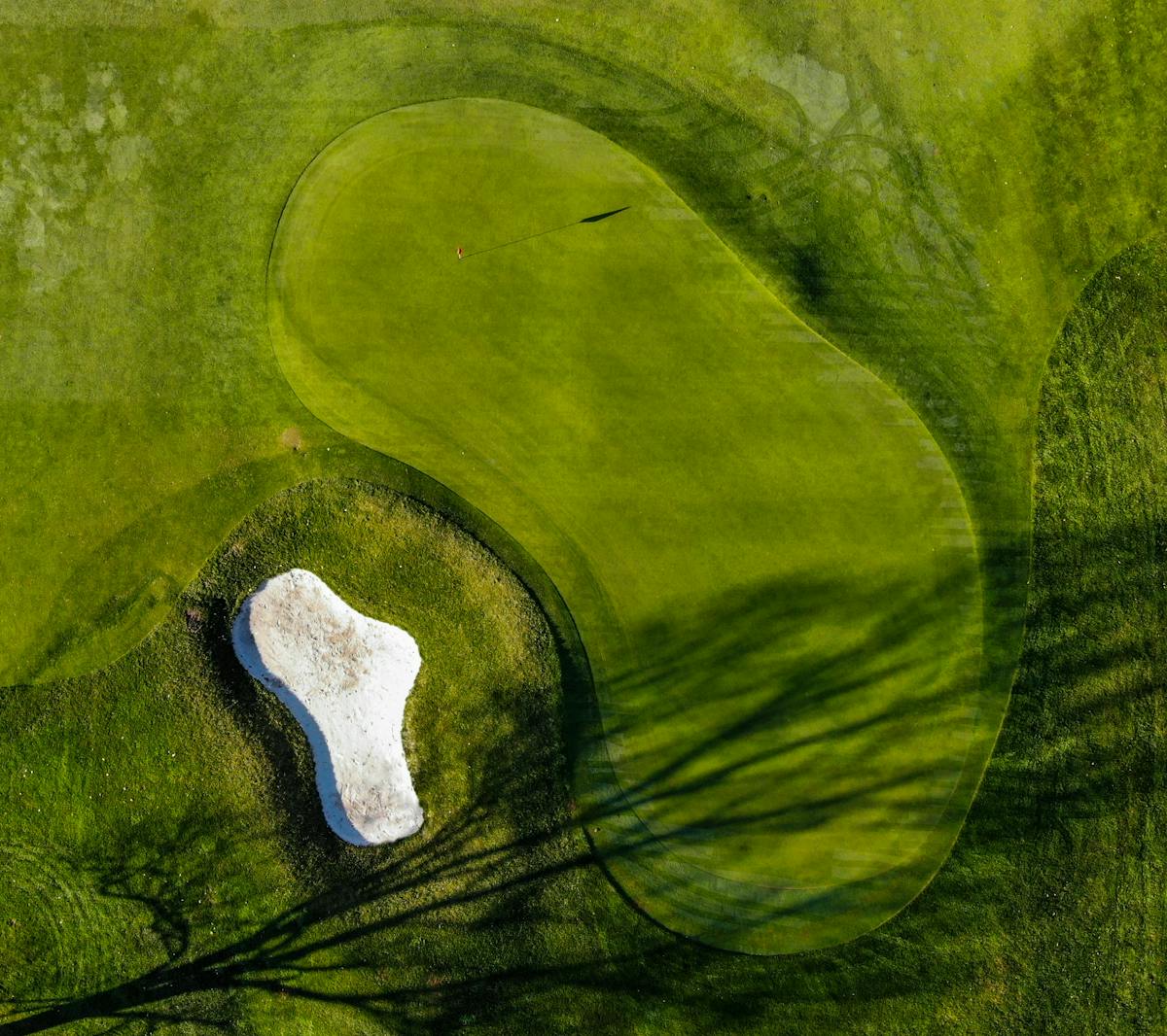 a photo of a golf course
