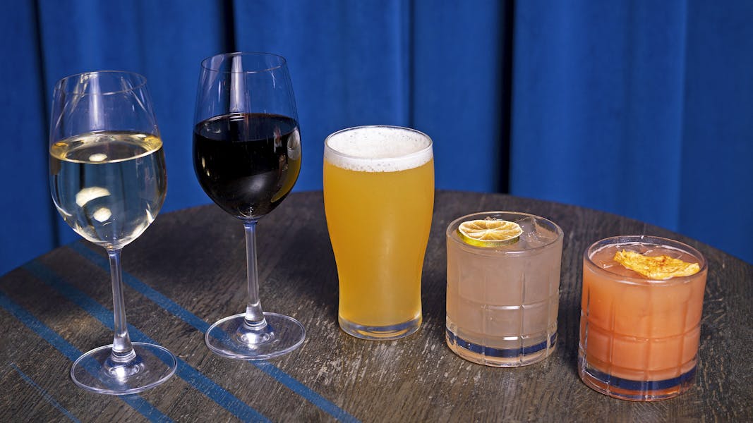 Happy Hour Rivercrest Astoria's Best Craft Beer, Burgers & Sports Bar