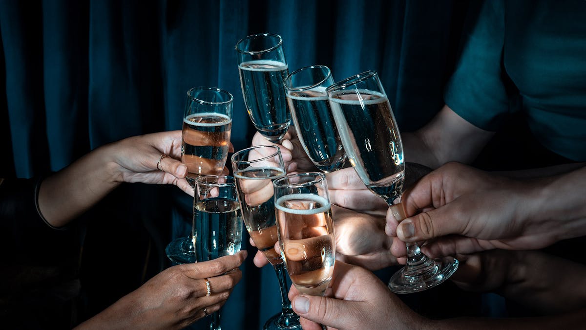 celebrate your next event with drinks, happy hour or brunch at Rivercrest in Astoria, Queens