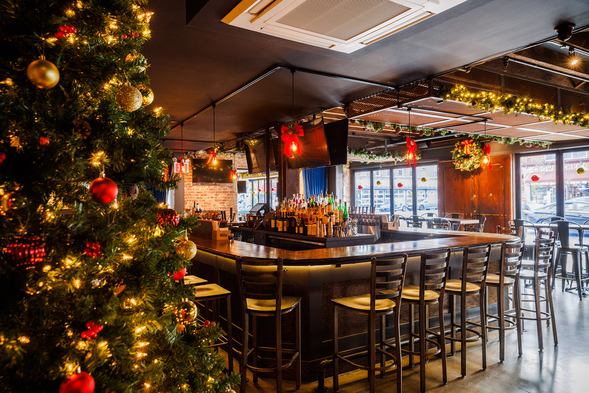 Rivercrest has decked the halls with a large Christmas tree and Christmas decorations all around the restaurant in December