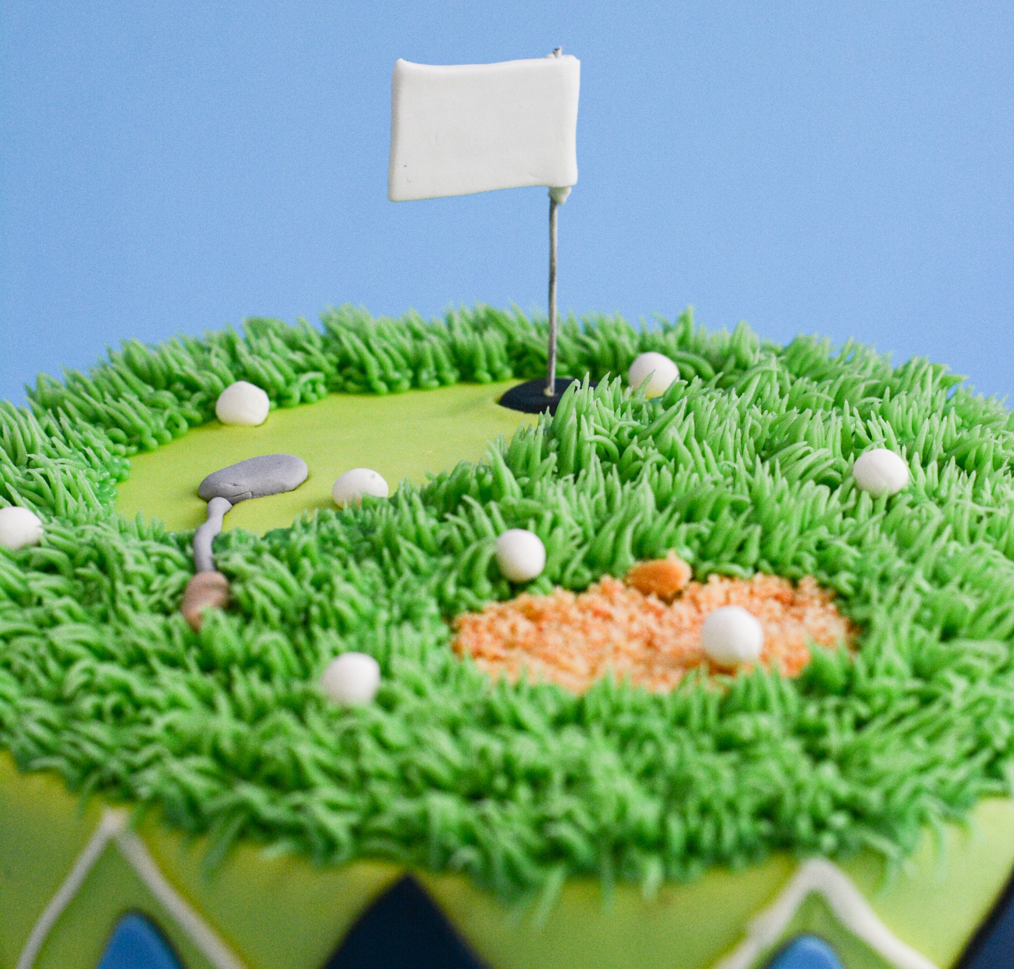 Custom decorated golf cake from Edgar's Bakery