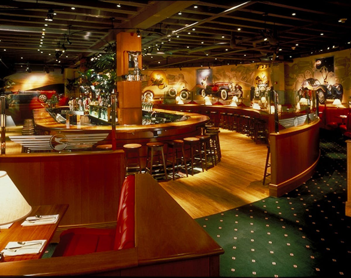 a dining room table in a restaurant