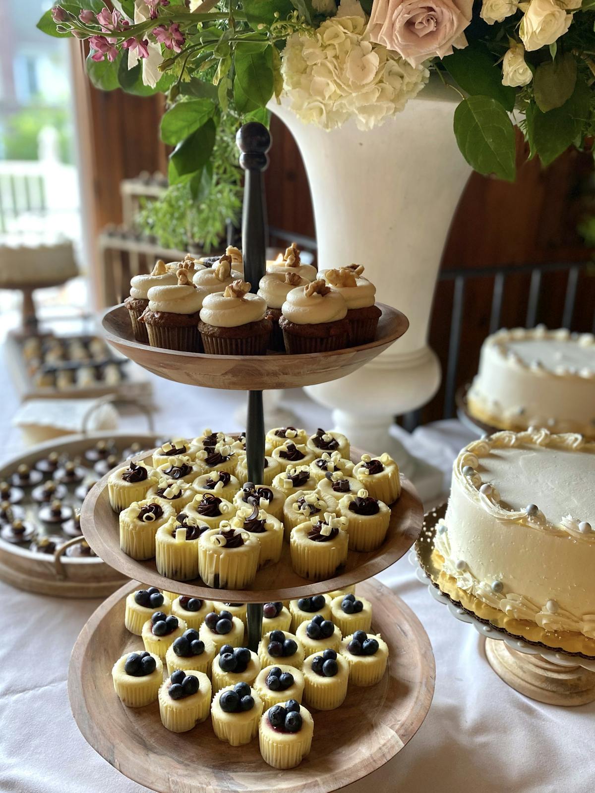 cupcakes and cheesecakes