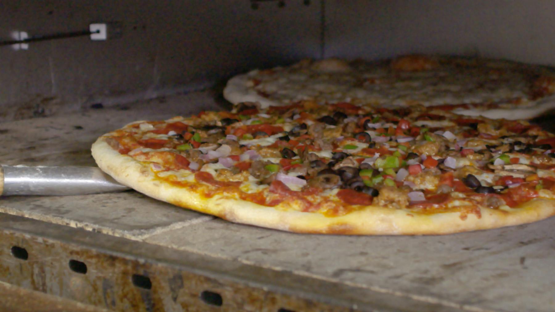 Empire Pizza Serving Delicious Pizza In South Carolina - pizza with oreo robux