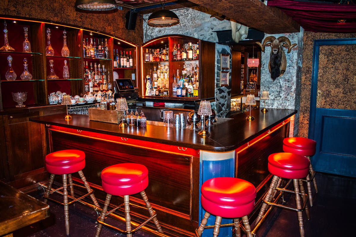 bar