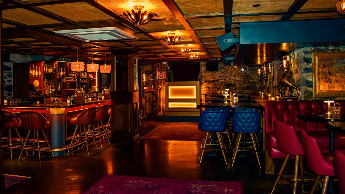 bar