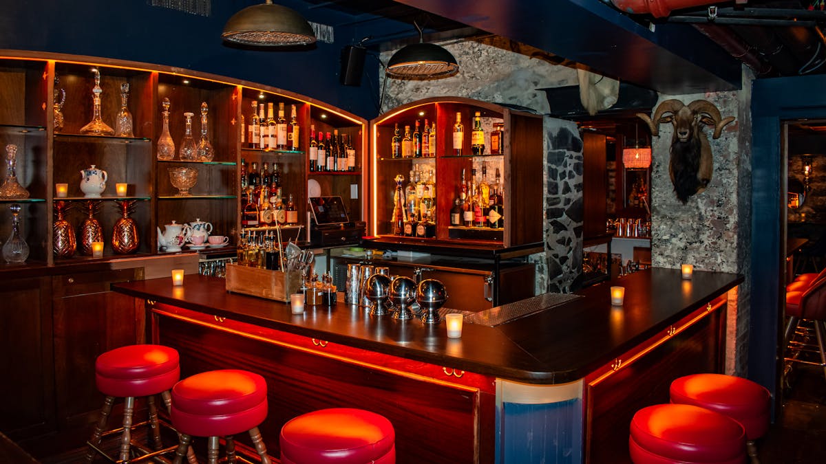 bar