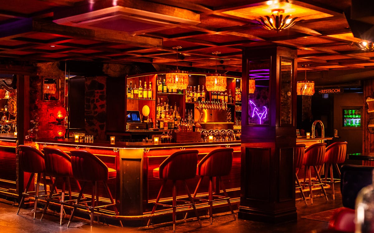 bar
