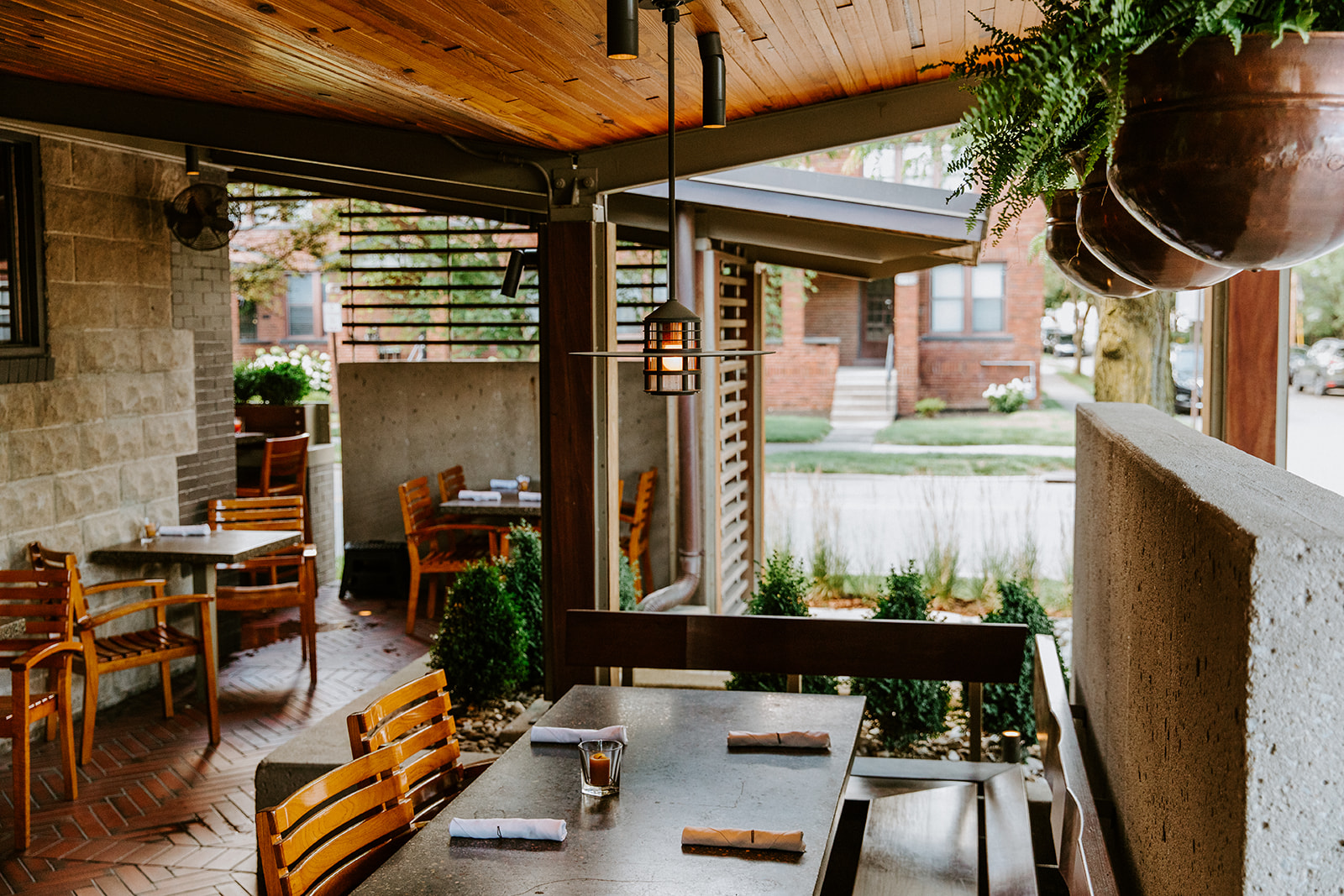 a table and chairs outside a restaurant