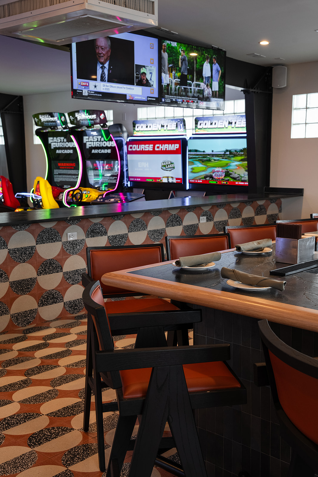 Arcade bar with drinks and games in South Tampa FL