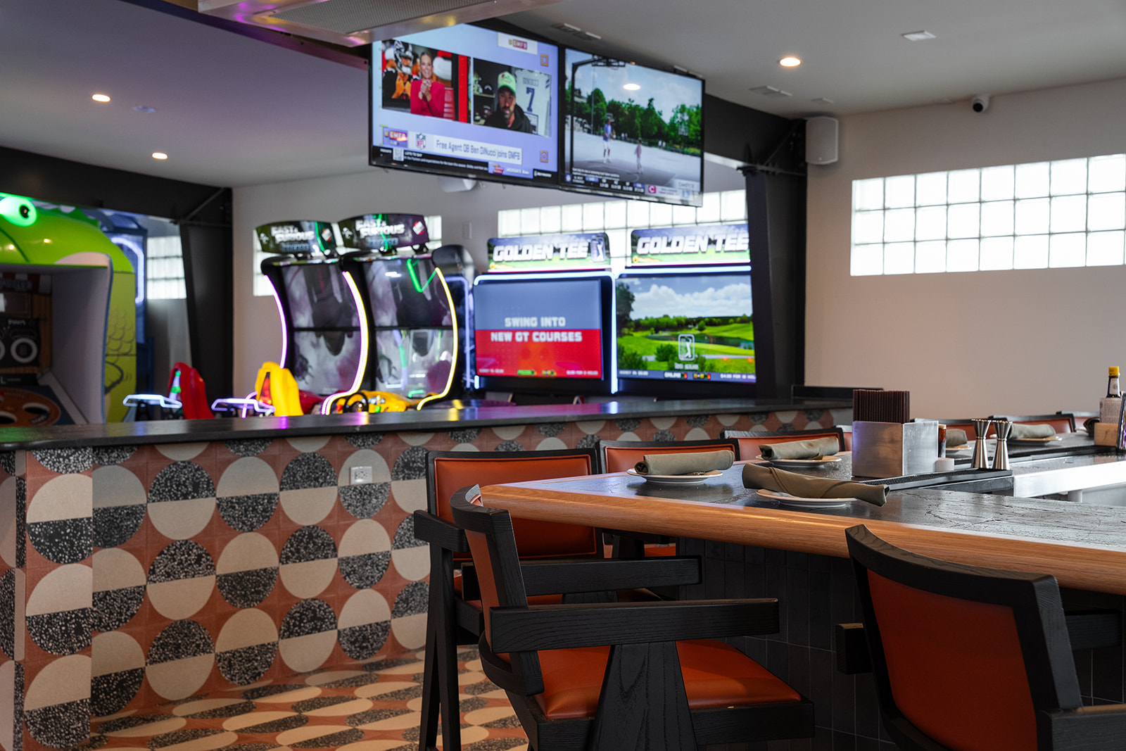 Arcarde Bar with adult drinks and games in South Tampa,Fl