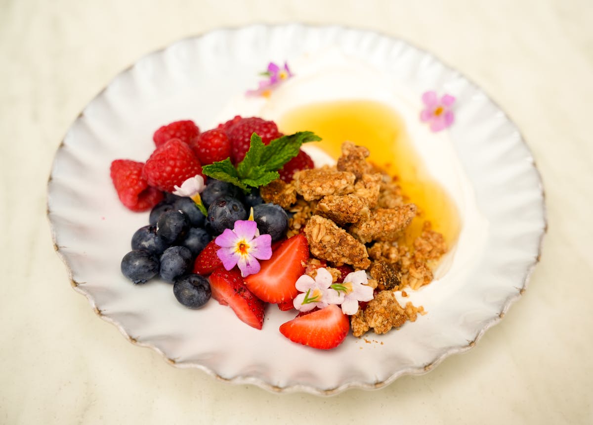 Greek yogurt and granola