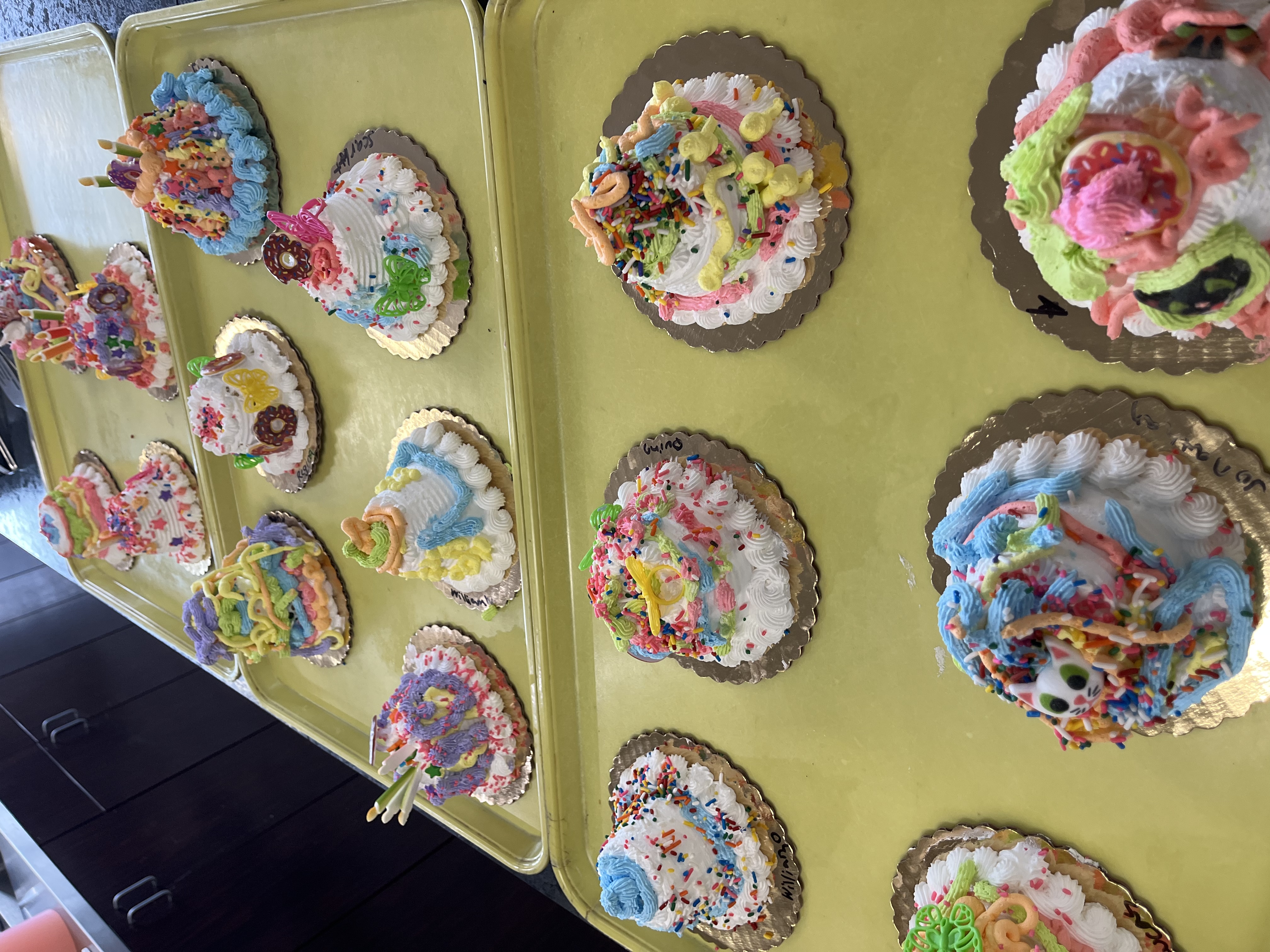 Kids Bakery Experience, decorated cakes
