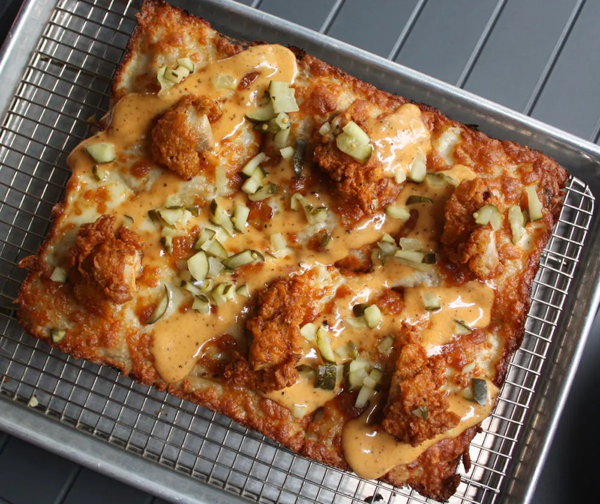 hot chicken pizza