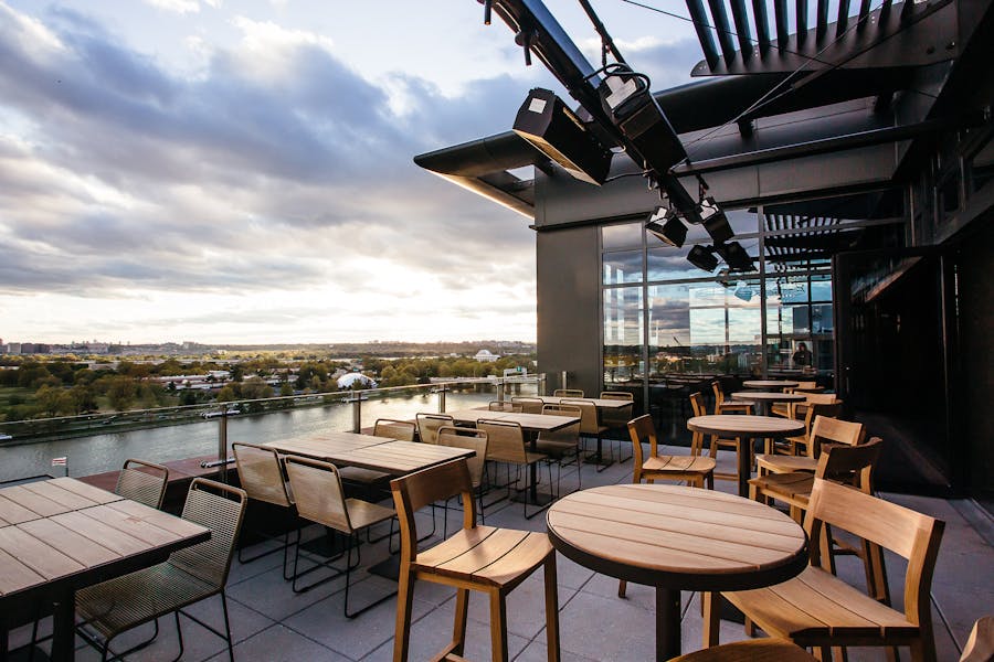 12 stories bar