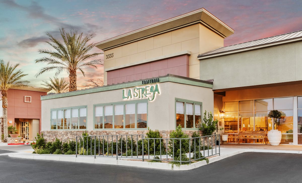a store front of a restaurant